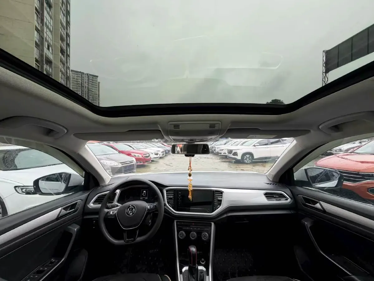 2021 Volkswagen T-Roc 1.4T 150HP L4 7DCT,autocango,china used car exporter,china ev exporter,chinese used car exporter,chinese used ev exporter