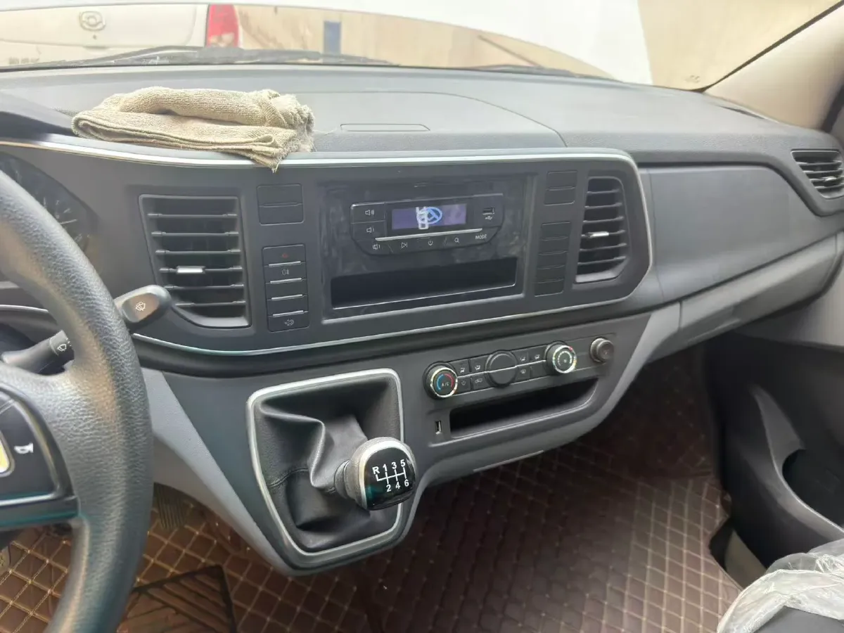 2021 MAXUS XinTu V80 2.0T 127HP L4 6MT,autocango,china used car exporter,china ev exporter,chinese used car exporter,chinese used ev exporter