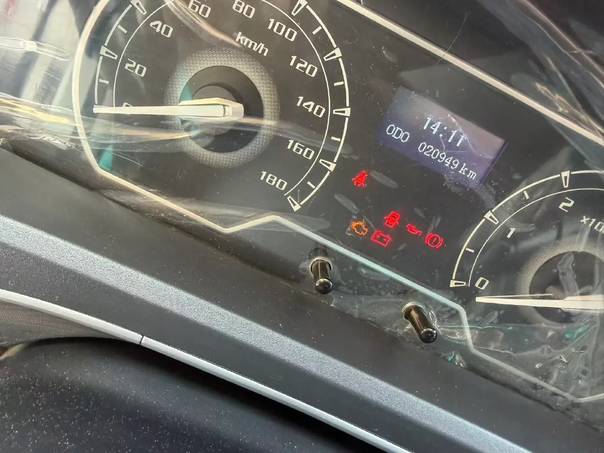 2021 MAXUS XinTu V80 2.0T 127HP L4 6MT,autocango,china used car exporter,china ev exporter,chinese used car exporter,chinese used ev exporter