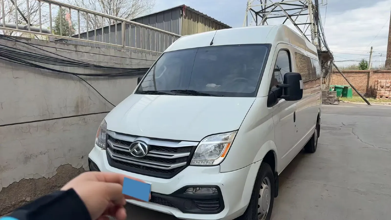 2021 MAXUS XinTu V80 2.0T 127HP L4 6MT,autocango,china used car exporter,china ev exporter,chinese used car exporter,chinese used ev exporter
