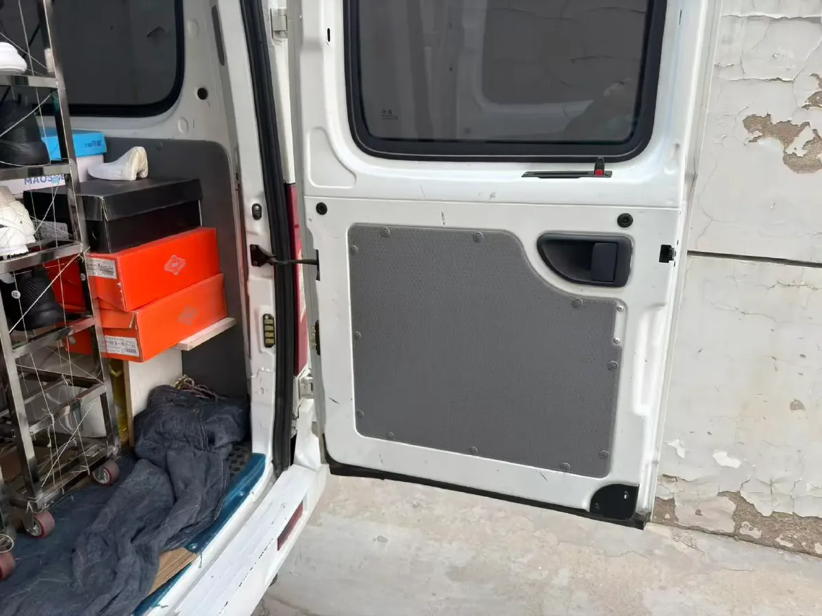 2021 MAXUS XinTu V80 2.0T 127HP L4 6MT,autocango,china used car exporter,china ev exporter,chinese used car exporter,chinese used ev exporter