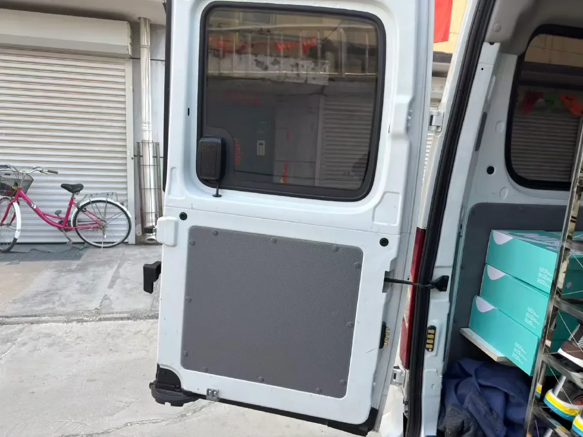 2021 MAXUS XinTu V80 2.0T 127HP L4 6MT,autocango,china used car exporter,china ev exporter,chinese used car exporter,chinese used ev exporter