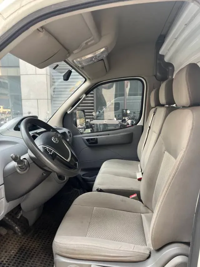 2019 MAXUS XinTu V80 2.5T 136HP L4 6MT,autocango,china used car exporter,china ev exporter,chinese used car exporter,chinese used ev exporter