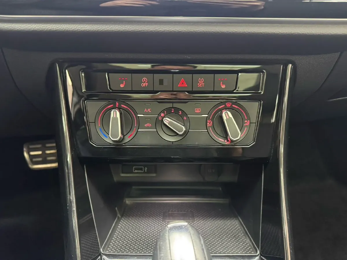 2021 Jetta VS7 1.4T 150HP L4 6AT,autocango,china used car exporter,china ev exporter,chinese used car exporter,chinese used ev exporter