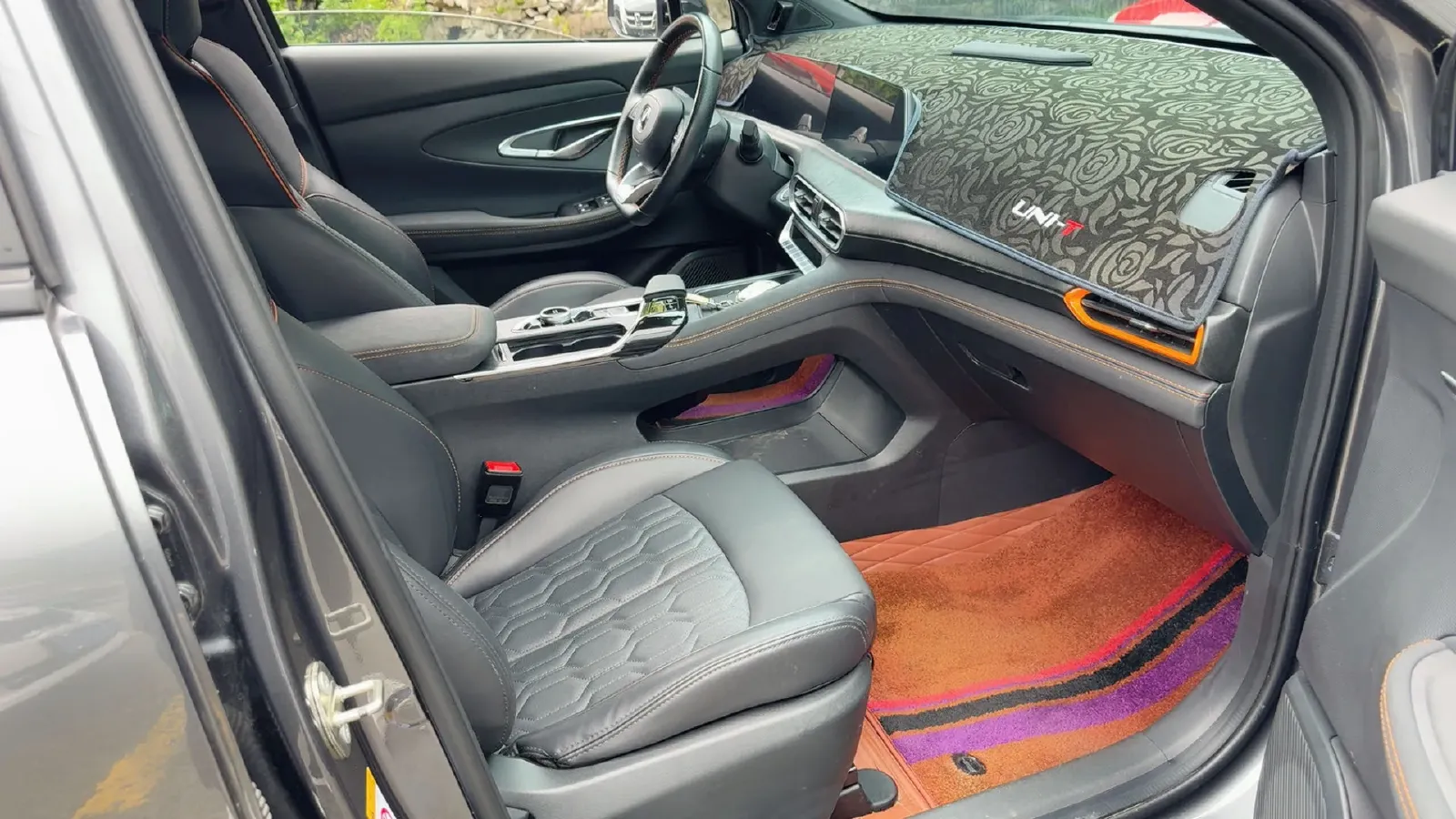 2022 ChangAn UNI-T 1.5T 188HP L4 7DCT,autocango,china used car exporter,china ev exporter,chinese used car exporter,chinese used ev exporter