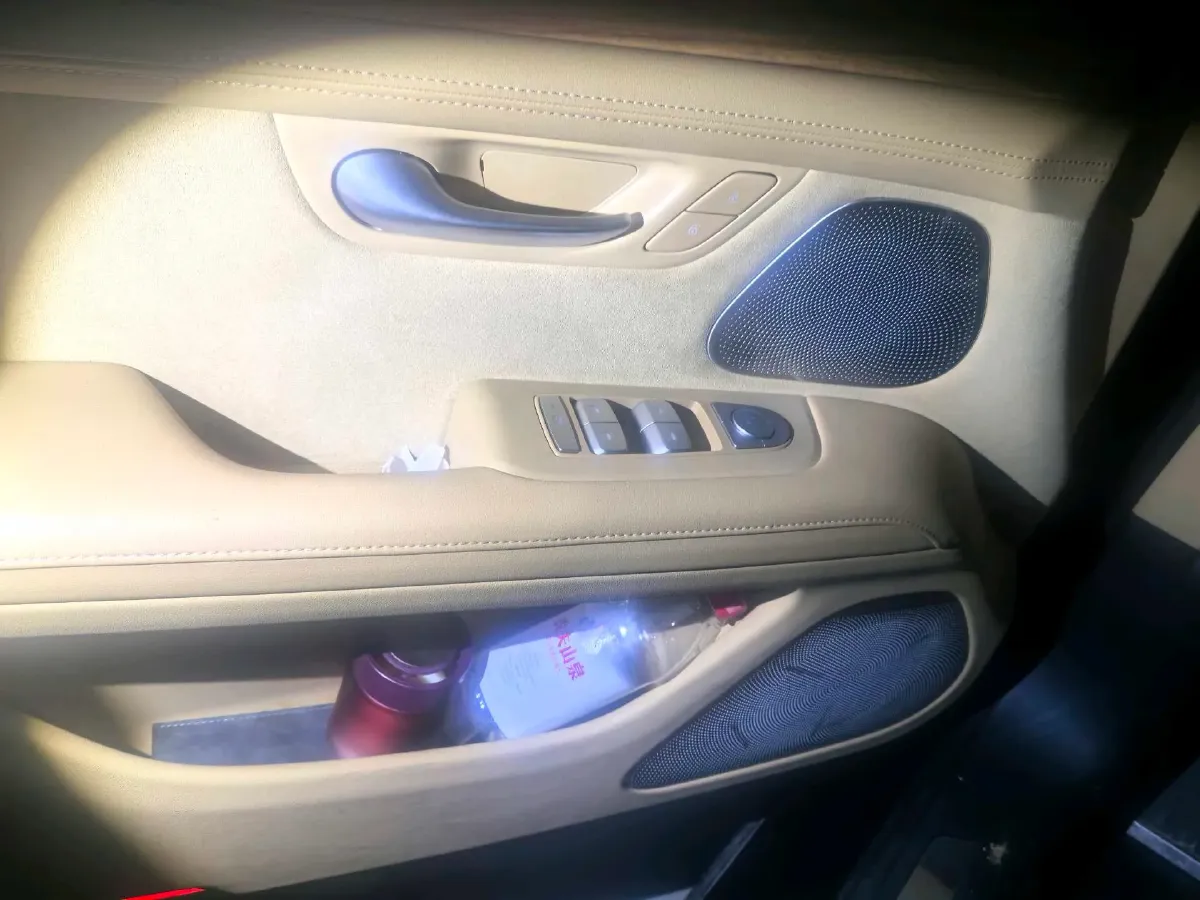 2022 JMC YuHu 7 2.0T 141HP L4 8AT,autocango,china used car exporter,china ev exporter,chinese used car exporter,chinese used ev exporter