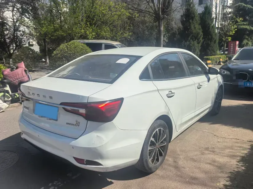2020 Roewe i5 1.5L 120HP L4 5MT,autocango,china used car exporter,china ev exporter,chinese used car exporter,chinese used ev exporter