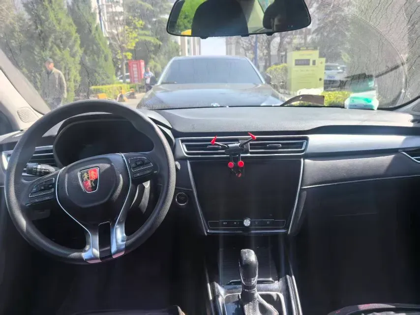 2020 Roewe i5 1.5L 120HP L4 5MT,autocango,china used car exporter,china ev exporter,chinese used car exporter,chinese used ev exporter