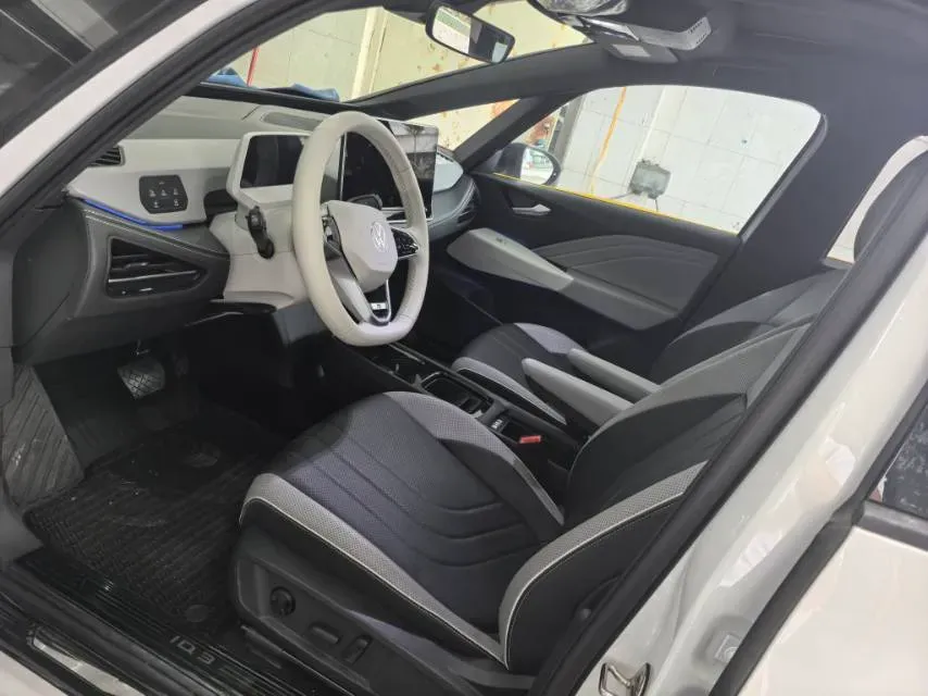 2025 Volkswagen ID.3 BEV 52.8KWH,autocango,china used car exporter,china ev exporter,chinese used car exporter,chinese used ev exporter