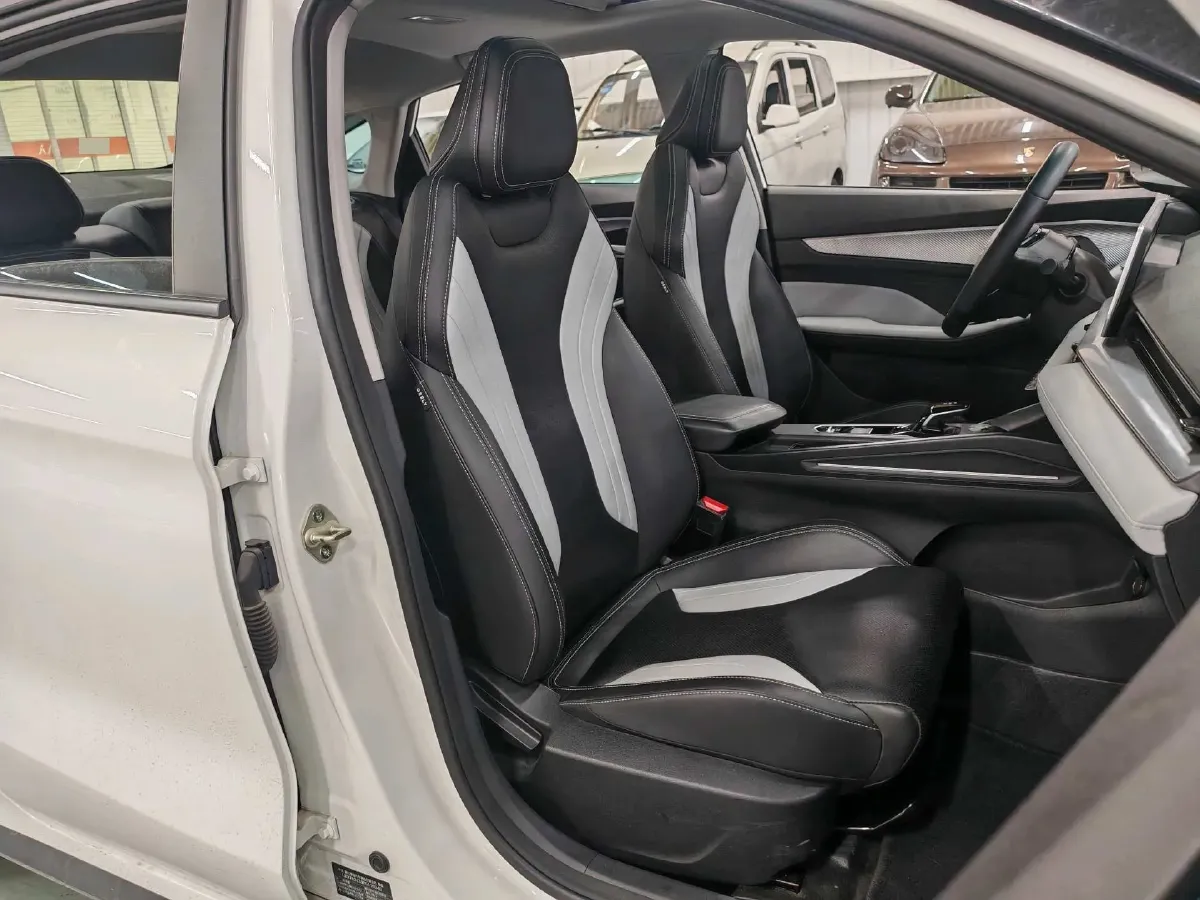 2022 Geely Binray 1.5T 181HP L4 7DCT,autocango,china used car exporter,china ev exporter,chinese used car exporter,chinese used ev exporter