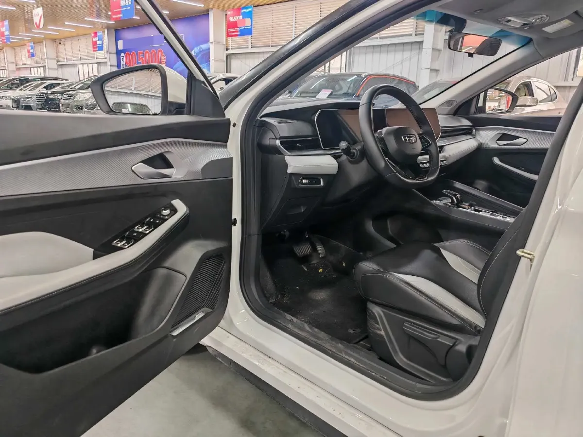 2022 Geely Binray 1.5T 181HP L4 7DCT,autocango,china used car exporter,china ev exporter,chinese used car exporter,chinese used ev exporter