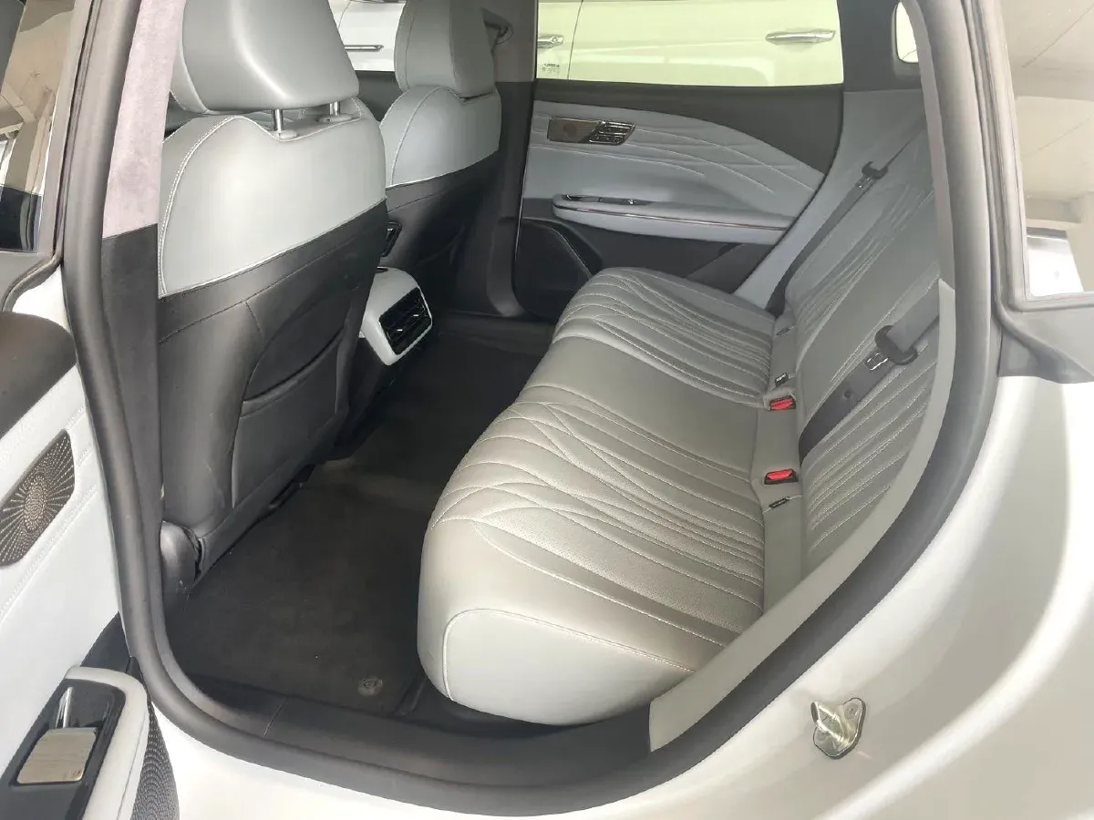 2025 Geely Galaxy E8 BEV 76KWH,autocango,china used car exporter,china ev exporter,chinese used car exporter,chinese used ev exporter