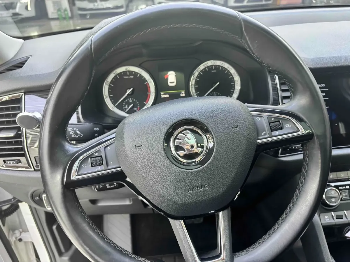 2018 Skoda Kodiak 2.0T 220HP L4 7DCT,autocango,china used car exporter,china ev exporter,chinese used car exporter,chinese used ev exporter