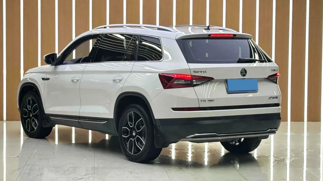 2018 Skoda Kodiak 2.0T 220HP L4 7DCT,autocango,china used car exporter,china ev exporter,chinese used car exporter,chinese used ev exporter