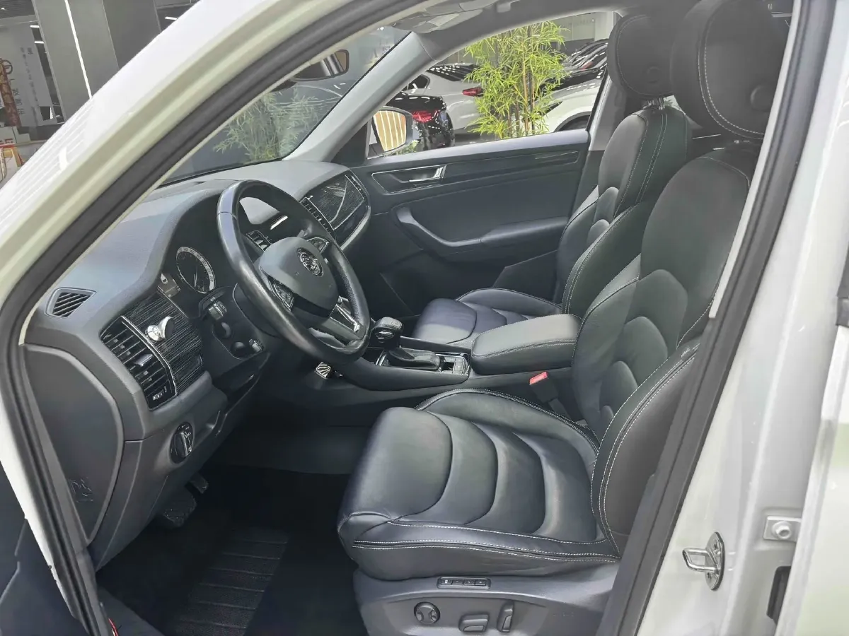 2018 Skoda Kodiak 2.0T 220HP L4 7DCT,autocango,china used car exporter,china ev exporter,chinese used car exporter,chinese used ev exporter