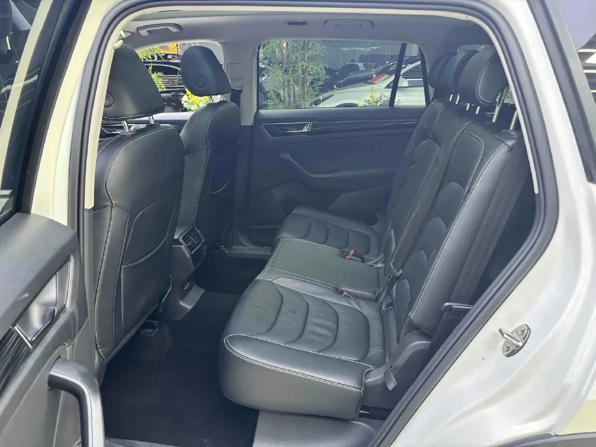 2018 Skoda Kodiak 2.0T 220HP L4 7DCT,autocango,china used car exporter,china ev exporter,chinese used car exporter,chinese used ev exporter