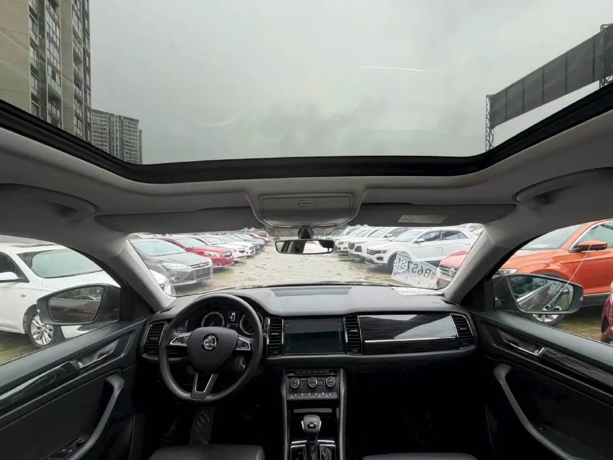 2018 Skoda Kodiak 1.8T 180HP L4 7DCT,autocango,china used car exporter,china ev exporter,chinese used car exporter,chinese used ev exporter