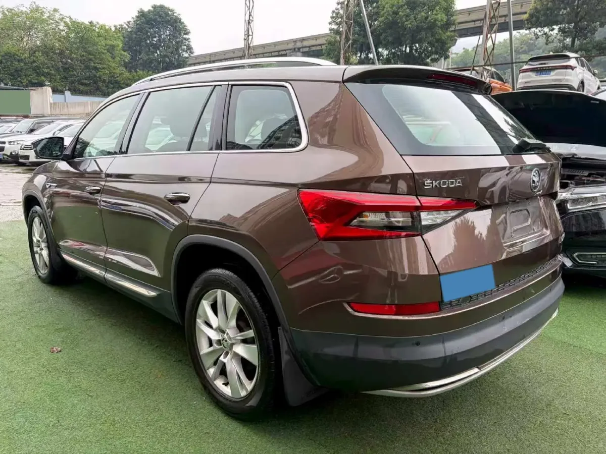 2018 Skoda Kodiak 1.8T 180HP L4 7DCT,autocango,china used car exporter,china ev exporter,chinese used car exporter,chinese used ev exporter