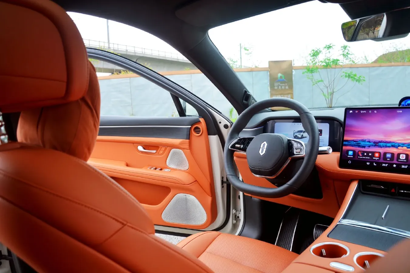 2025 AITO AITO M5 1.5T 152HP L4 REEV 42KWH,autocango,china used car exporter,china ev exporter,chinese used car exporter,chinese used ev exporter