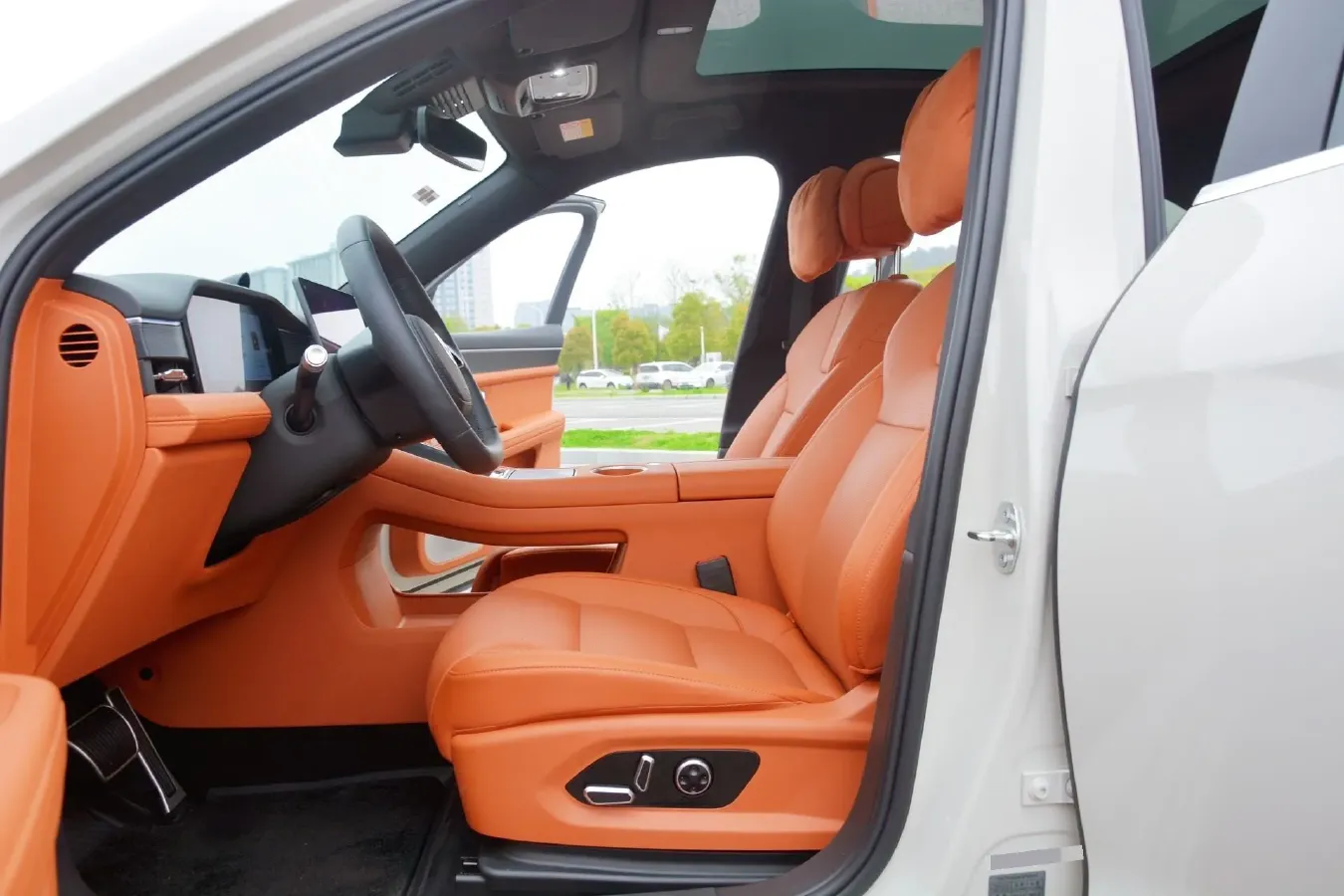 2025 AITO AITO M5 1.5T 152HP L4 REEV 42KWH,autocango,china used car exporter,china ev exporter,chinese used car exporter,chinese used ev exporter