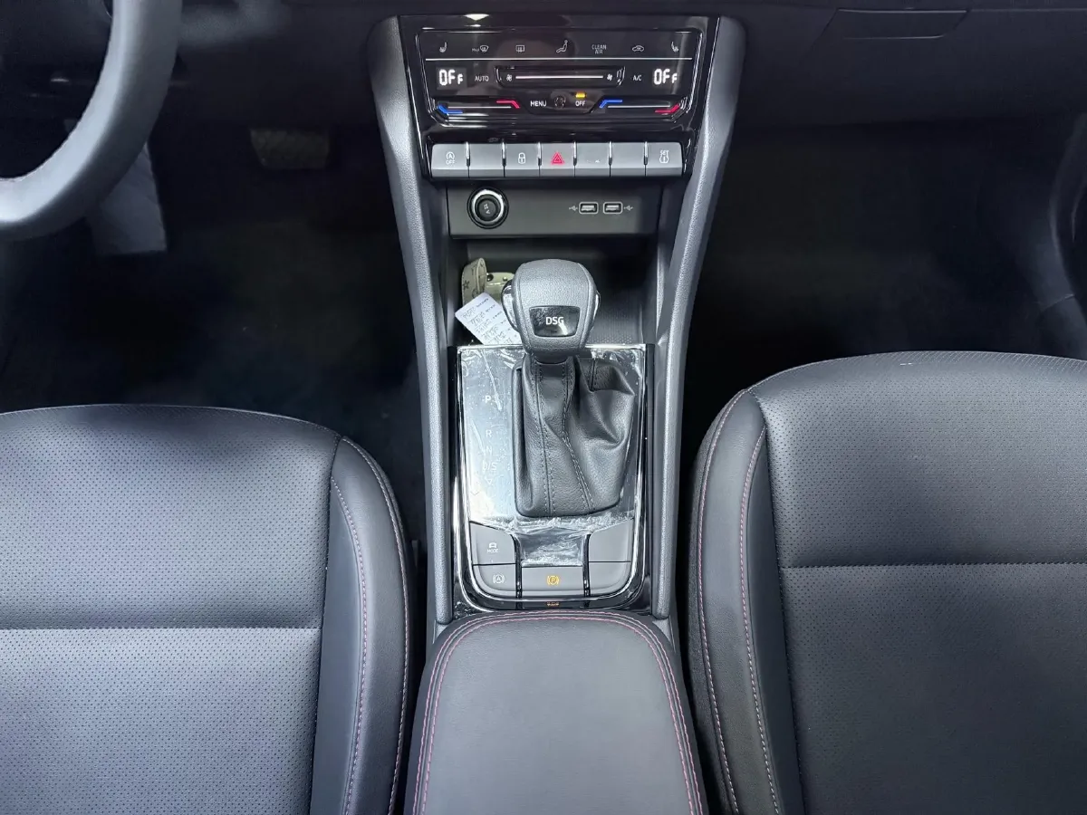 2023 Skoda Karoq 1.4T 150HP L4 7DCT,autocango,china used car exporter,china ev exporter,chinese used car exporter,chinese used ev exporter