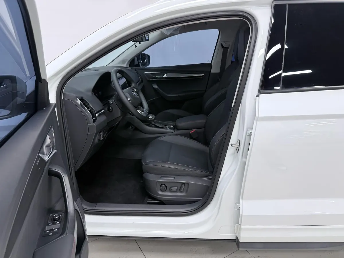 2023 Skoda Karoq 1.4T 150HP L4 7DCT,autocango,china used car exporter,china ev exporter,chinese used car exporter,chinese used ev exporter