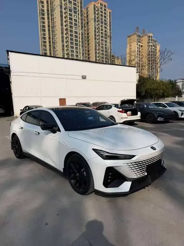 2024 ChangAn UNI-V 2.0T 233HP L4 8AT,autocango,china used car exporter,china ev exporter,chinese used car exporter,chinese used ev exporter