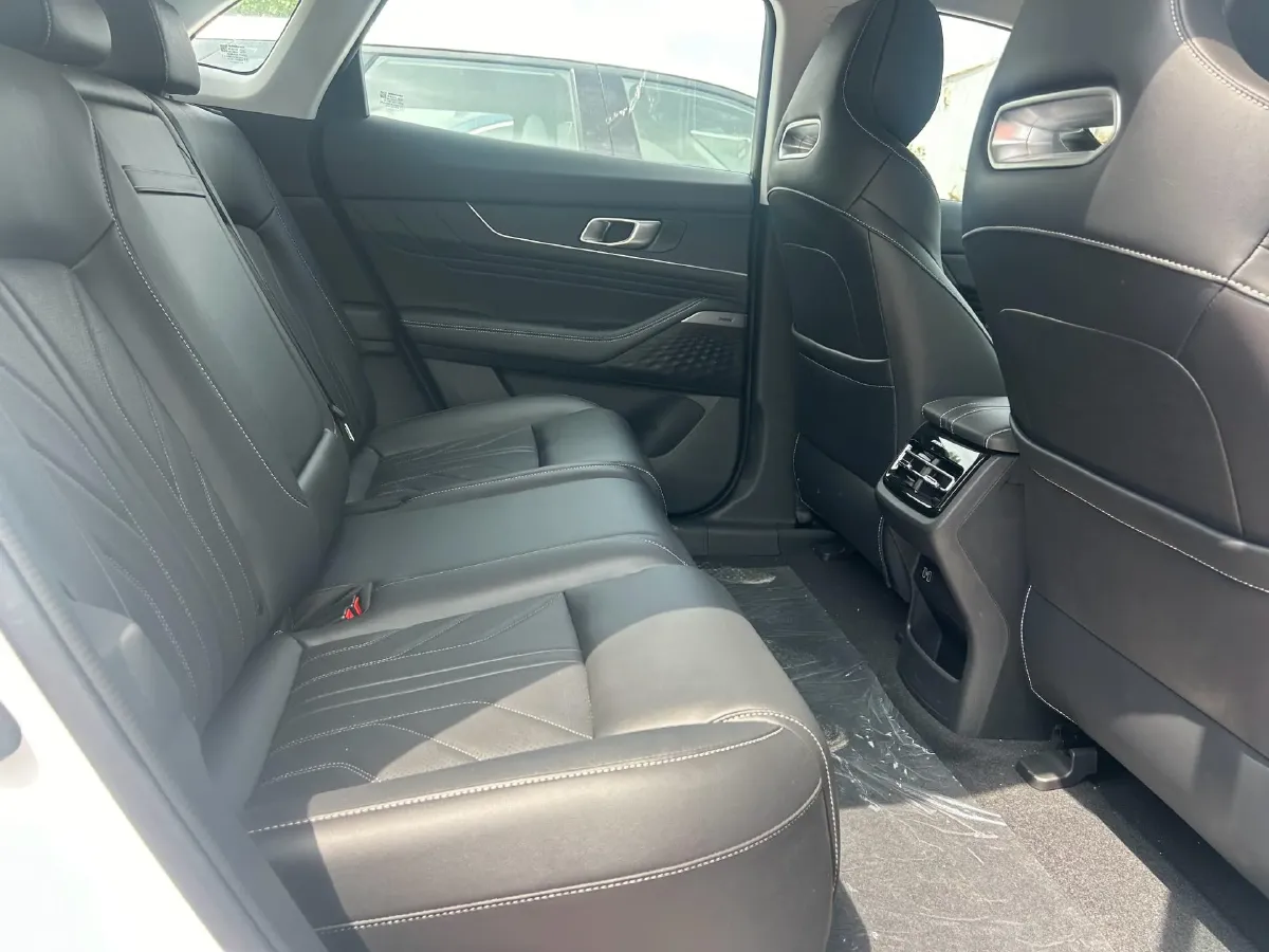 2024 ChangAn UNI-K iDD 1.5T 170HP L4 6TCT PHEV 28.4KWH,autocango,china used car exporter,china ev exporter,chinese used car exporter,chinese used ev exporter