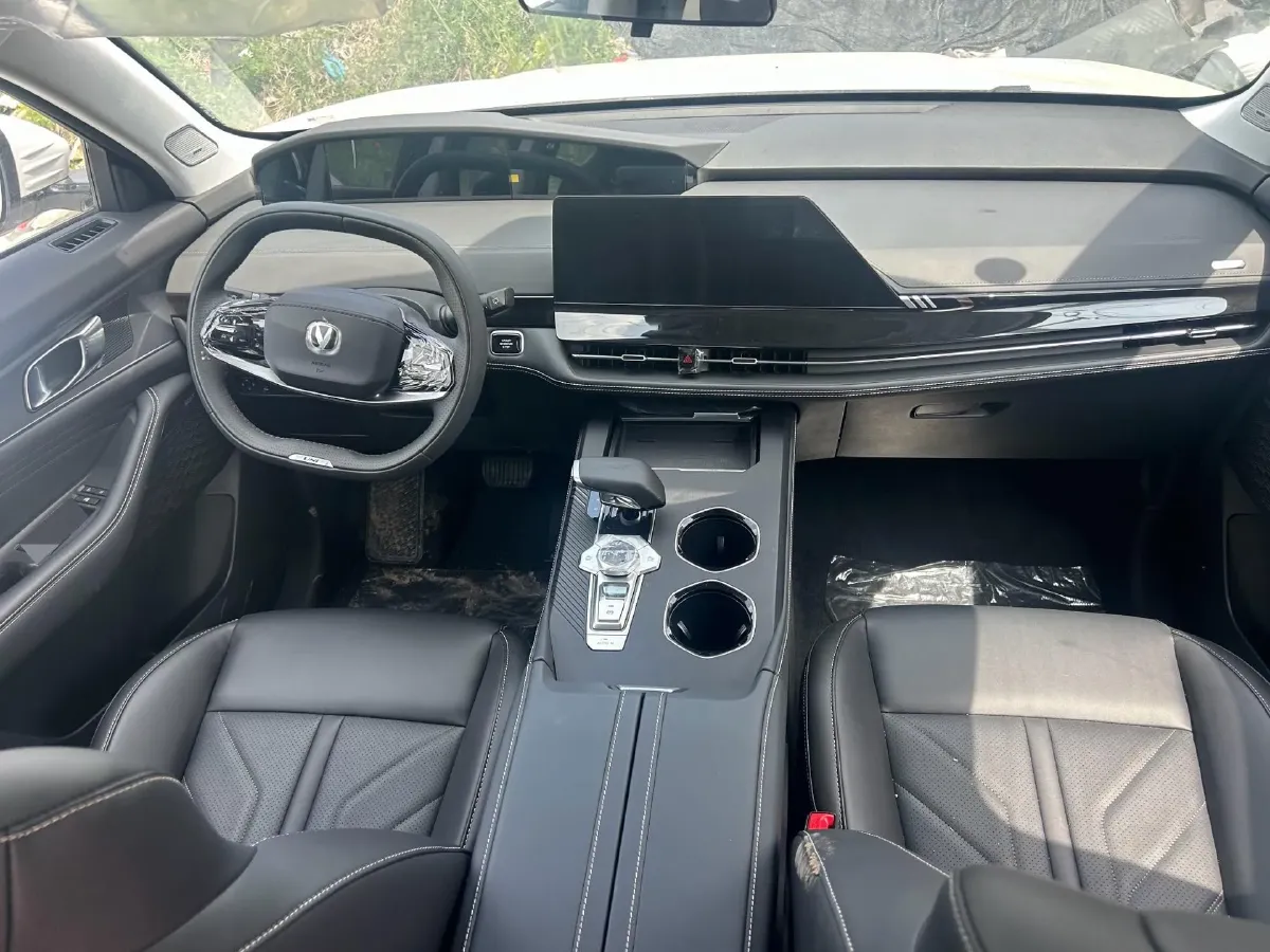 2024 ChangAn UNI-K iDD 1.5T 170HP L4 6TCT PHEV 28.4KWH,autocango,china used car exporter,china ev exporter,chinese used car exporter,chinese used ev exporter