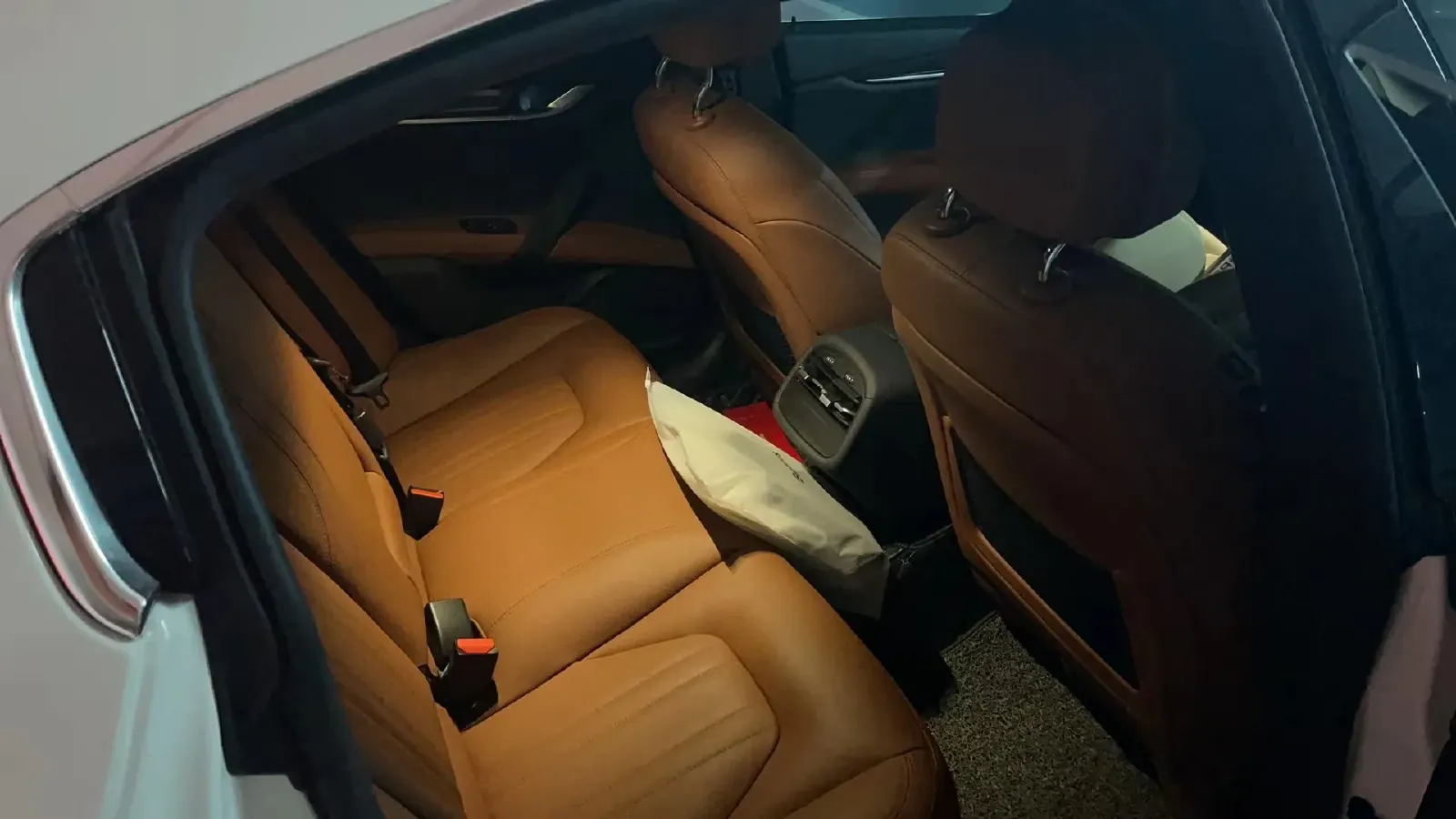 2022 Audi Q7 2.0T 245HP L4 8AT,autocango,china used car exporter,china ev exporter,chinese used car exporter,chinese used ev exporter