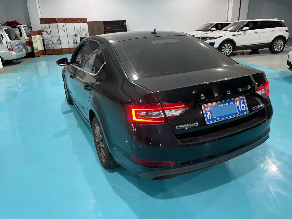 2022 Skoda Octavia 1.5L 113HP L4 6AT,autocango,china used car exporter,china ev exporter,chinese used car exporter,chinese used ev exporter