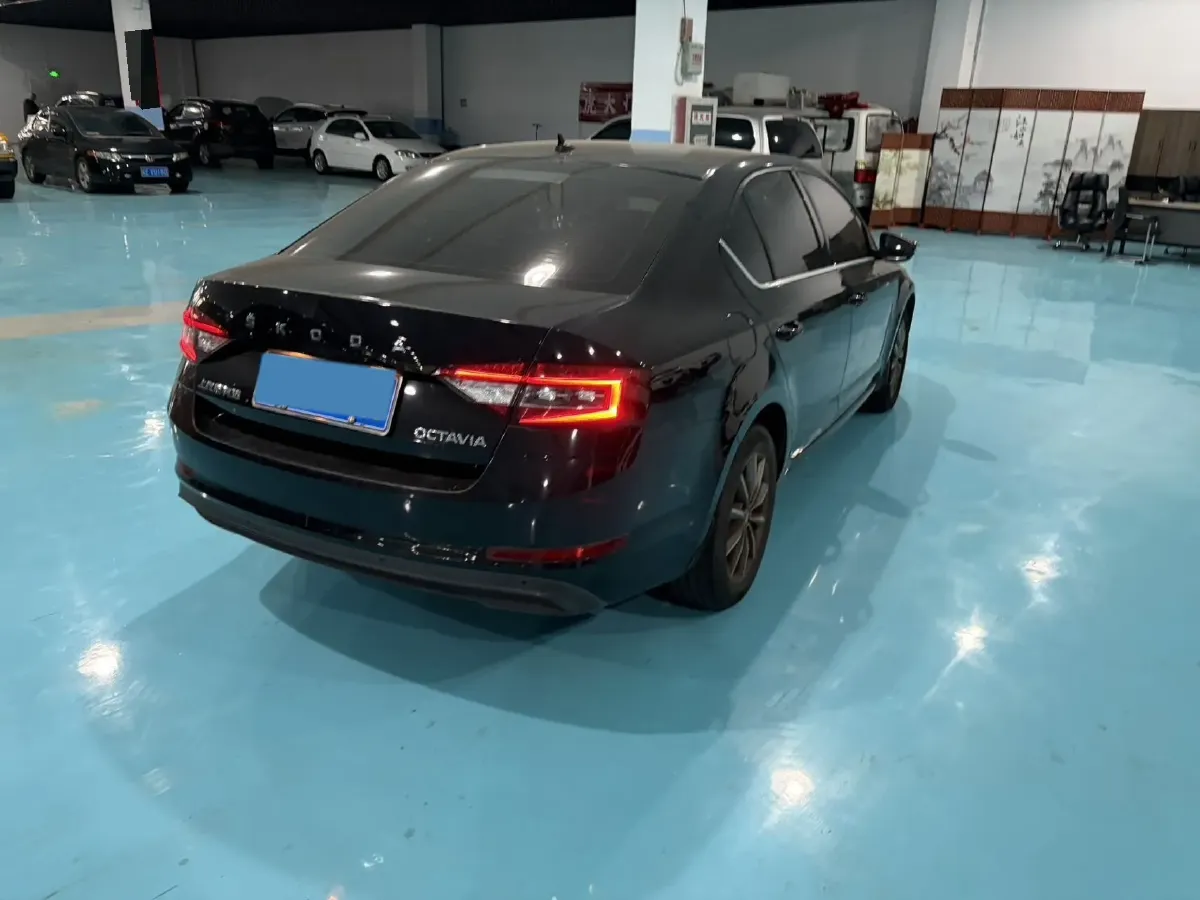 2022 Skoda Octavia 1.5L 113HP L4 6AT,autocango,china used car exporter,china ev exporter,chinese used car exporter,chinese used ev exporter