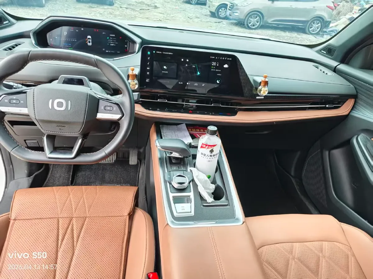 2023 Venucia VX6 BEV 62KWH,autocango,china used car exporter,china ev exporter,chinese used car exporter,chinese used ev exporter