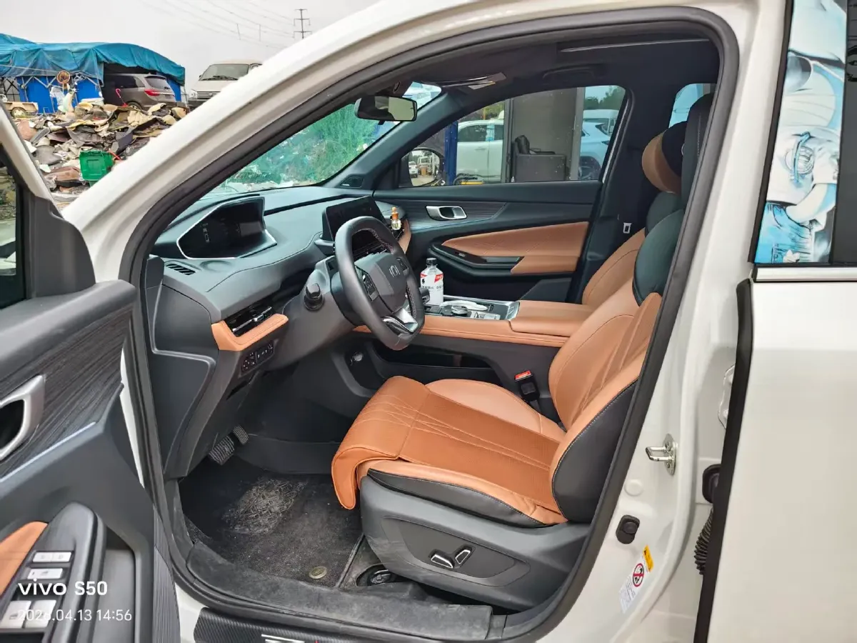 2023 Venucia VX6 BEV 62KWH,autocango,china used car exporter,china ev exporter,chinese used car exporter,chinese used ev exporter