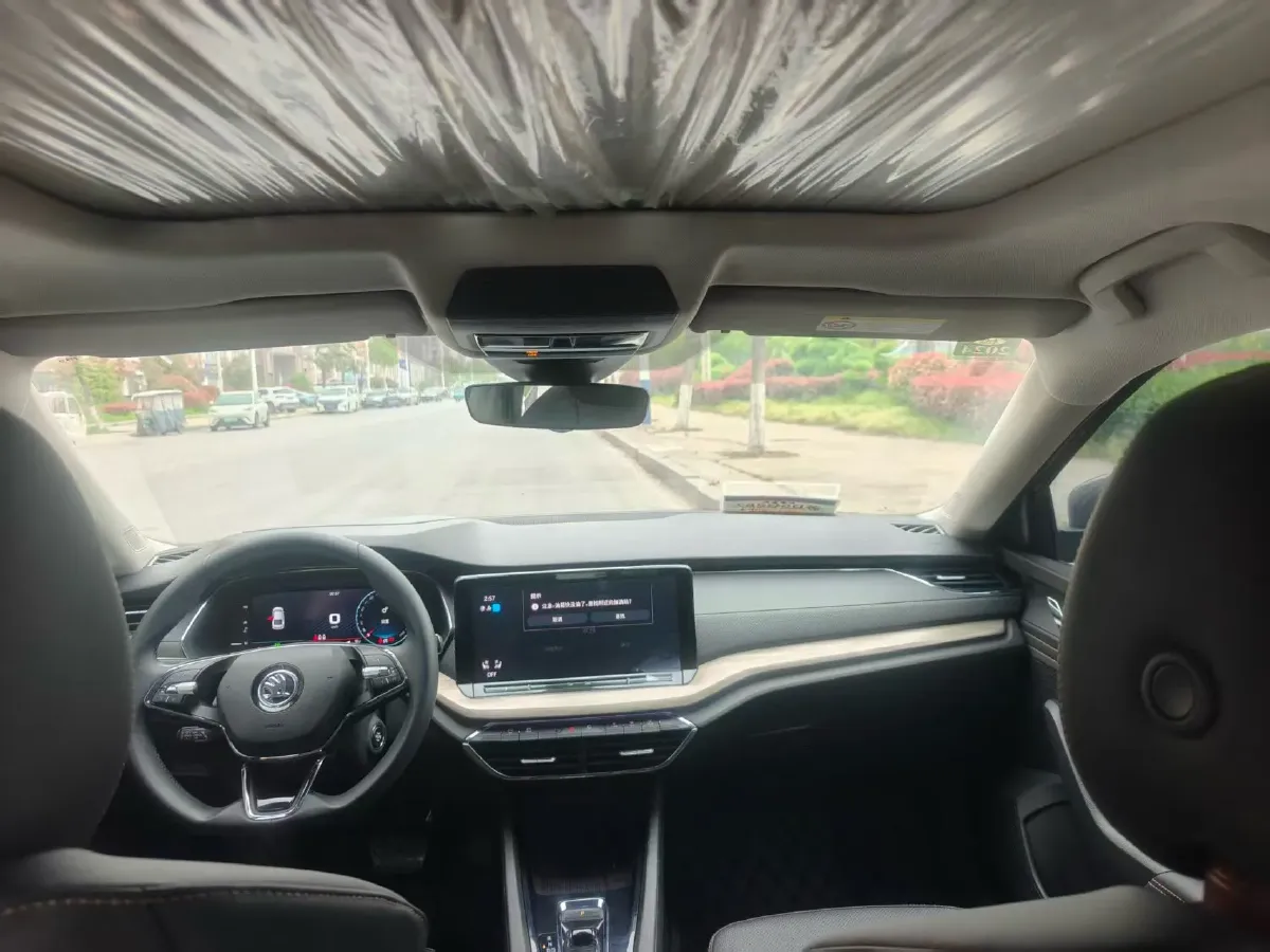 2021 Skoda Octavia 1.4T 150HP L4 7DCT,autocango,china used car exporter,china ev exporter,chinese used car exporter,chinese used ev exporter