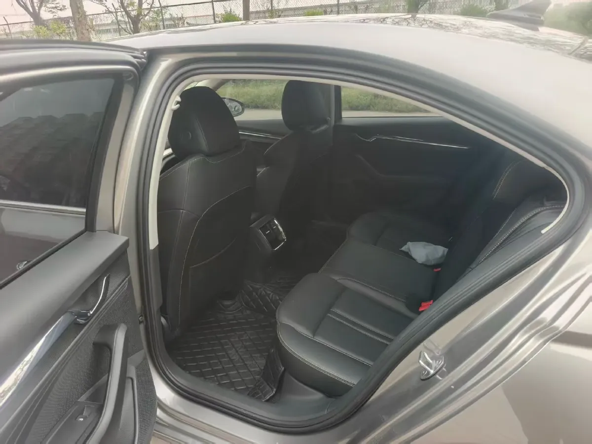 2021 Skoda Octavia 1.4T 150HP L4 7DCT,autocango,china used car exporter,china ev exporter,chinese used car exporter,chinese used ev exporter