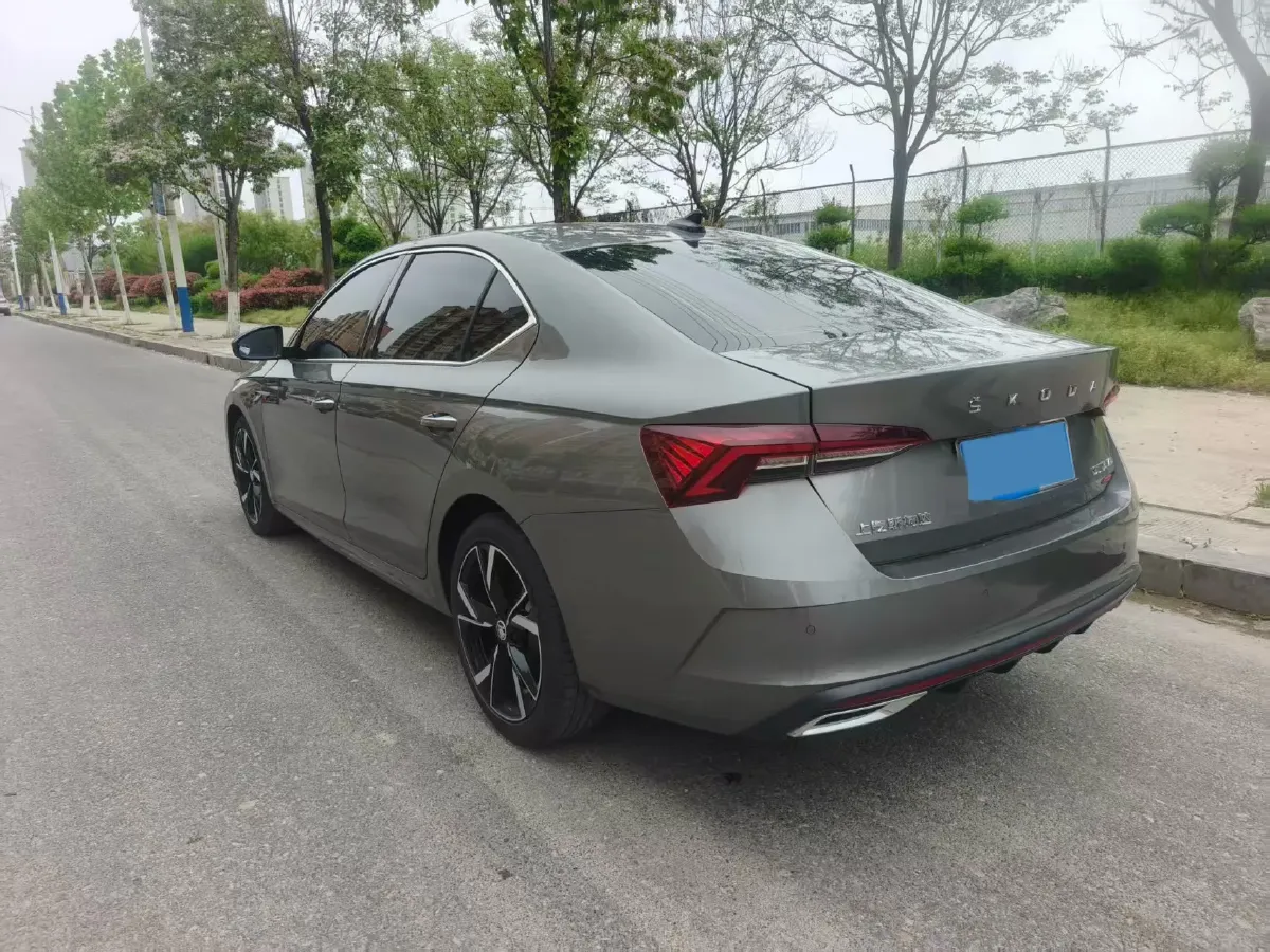 2021 Skoda Octavia 1.4T 150HP L4 7DCT,autocango,china used car exporter,china ev exporter,chinese used car exporter,chinese used ev exporter