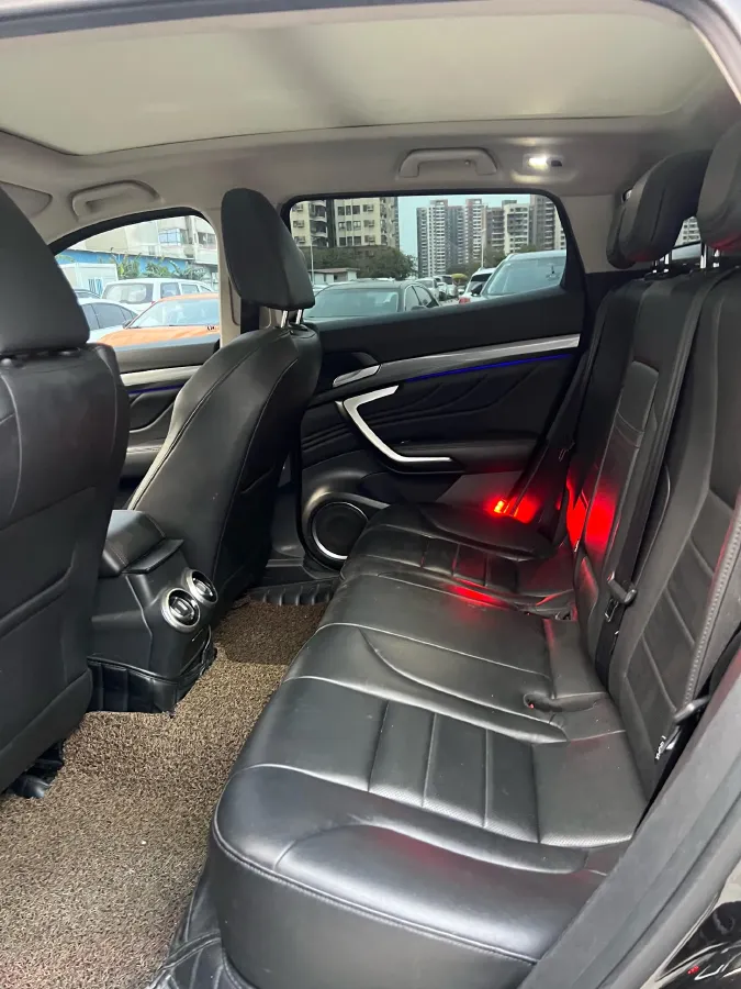 2017 WEY VV7 2.0T 234HP L4 7DCT,autocango,china used car exporter,china ev exporter,chinese used car exporter,chinese used ev exporter