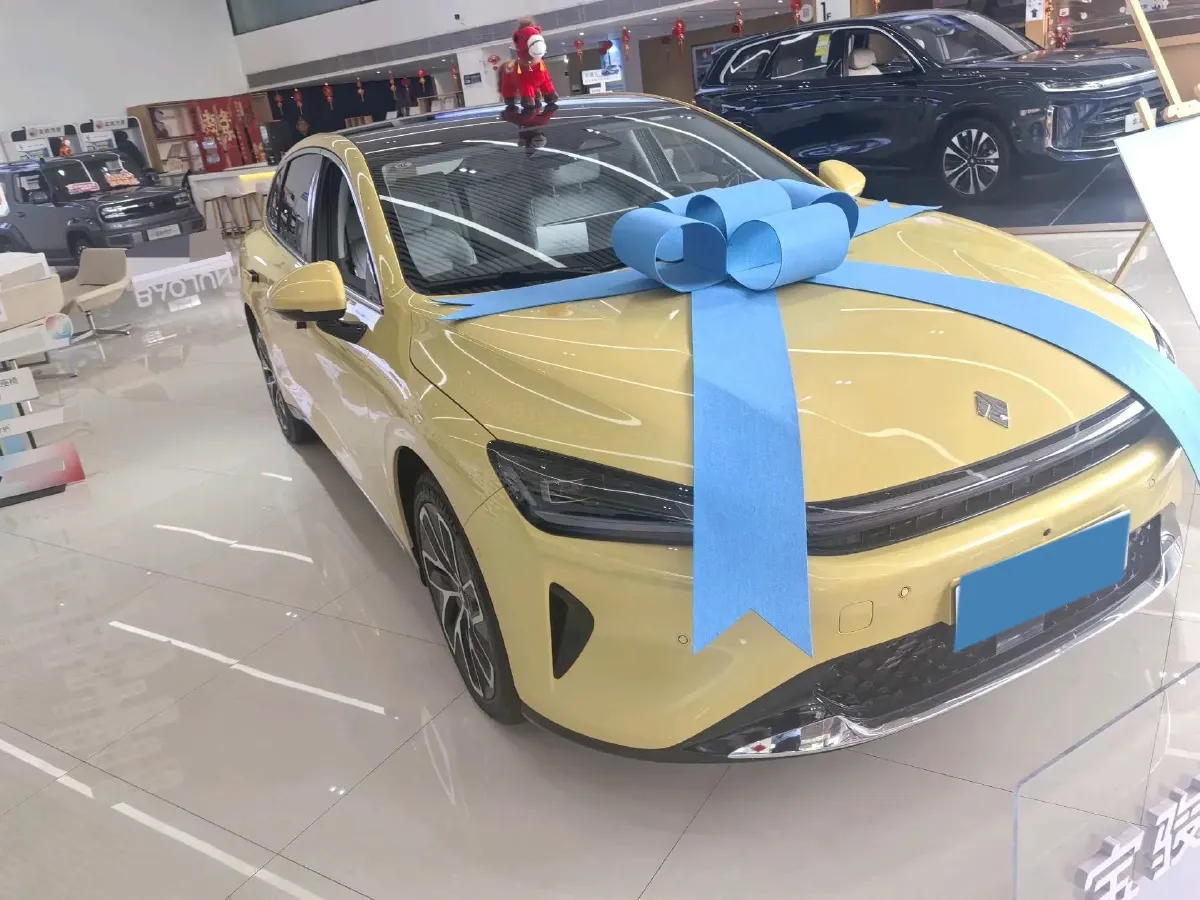 2025 BaoJun XiangJing 1.5T 143HP L4 1DHT PHEV,autocango,china used car exporter,china ev exporter,chinese used car exporter,chinese used ev exporter