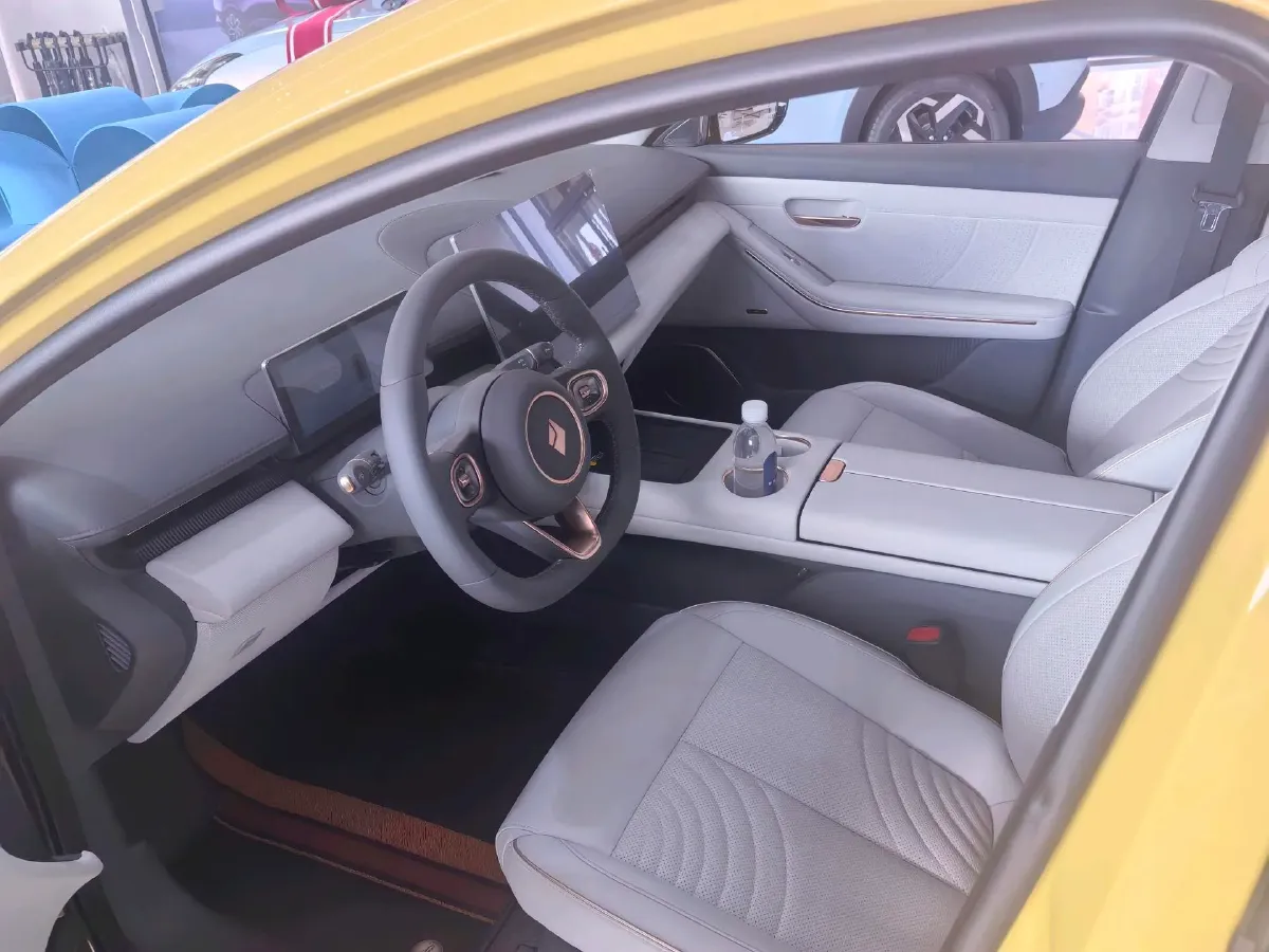 2025 BaoJun XiangJing 1.5T 143HP L4 1DHT PHEV,autocango,china used car exporter,china ev exporter,chinese used car exporter,chinese used ev exporter