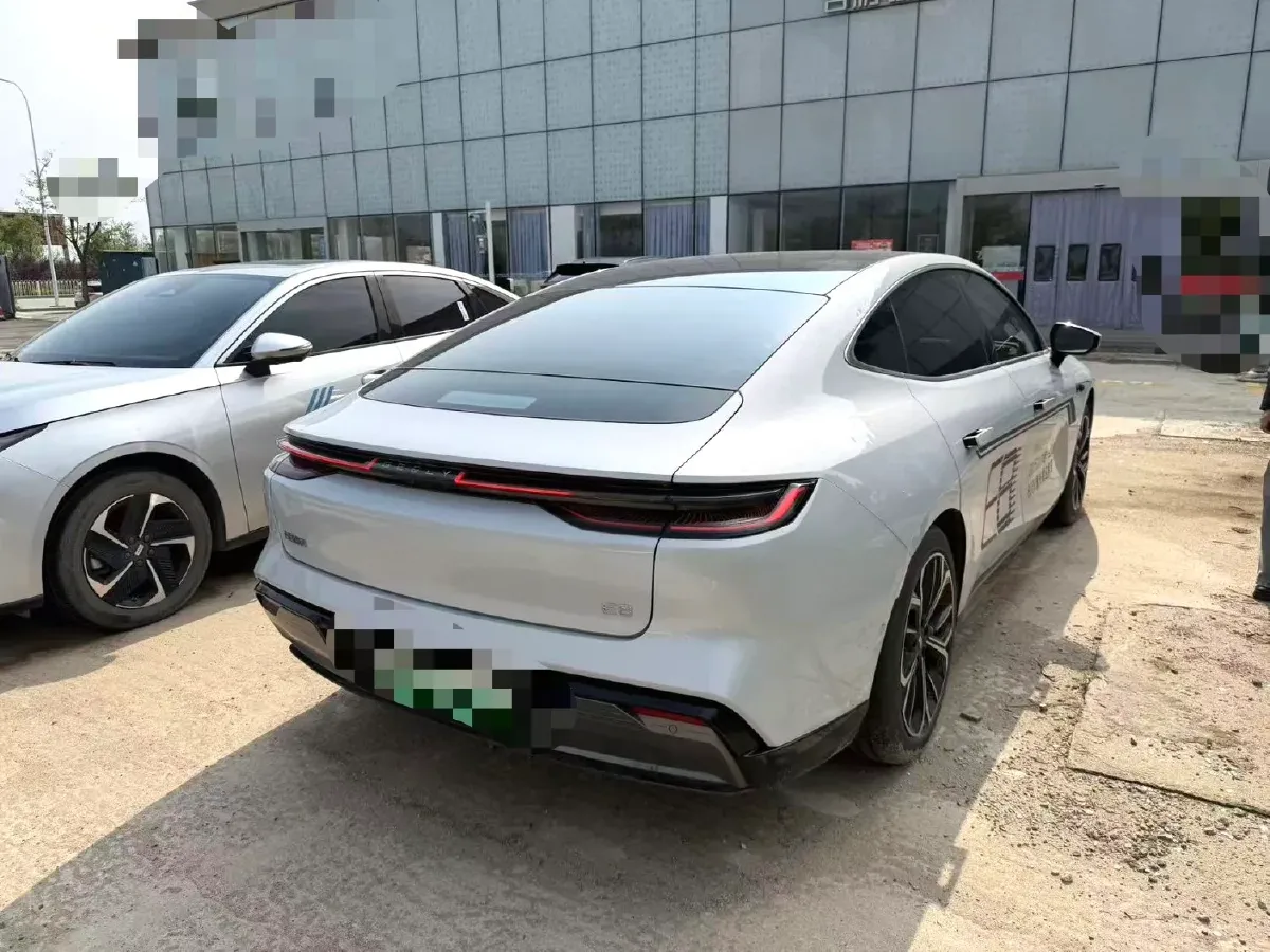 2025 Geely Galaxy E8 BEV 76KWH,autocango,china used car exporter,china ev exporter,chinese used car exporter,chinese used ev exporter
