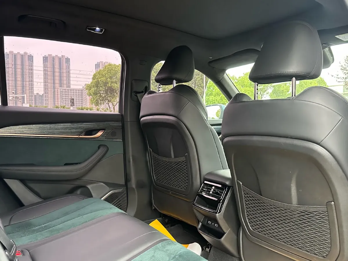 2021 Geely Monjaro 2.0T 218HP L4 7DCT,autocango,china used car exporter,china ev exporter,chinese used car exporter,chinese used ev exporter