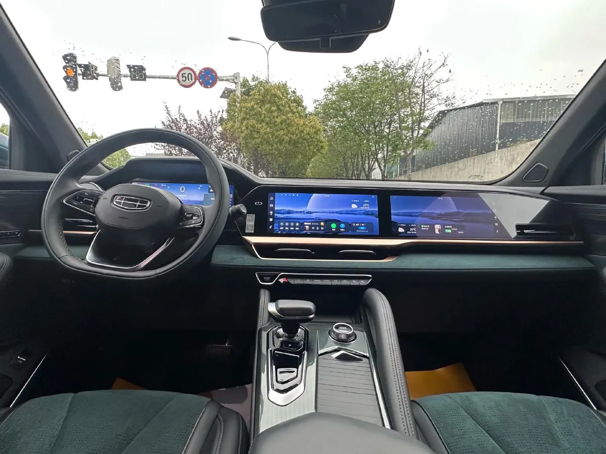 2021 Geely Monjaro 2.0T 218HP L4 7DCT,autocango,china used car exporter,china ev exporter,chinese used car exporter,chinese used ev exporter