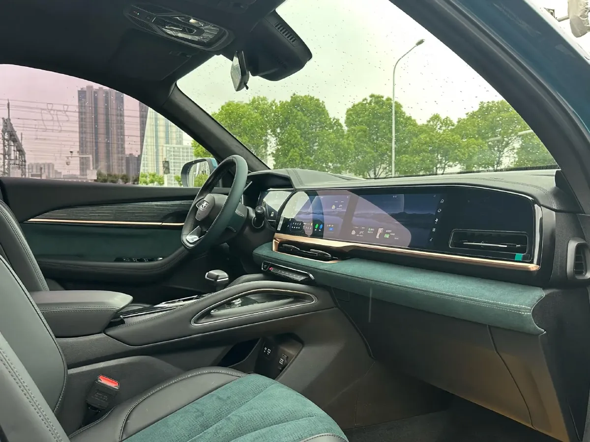 2021 Geely Monjaro 2.0T 218HP L4 7DCT,autocango,china used car exporter,china ev exporter,chinese used car exporter,chinese used ev exporter