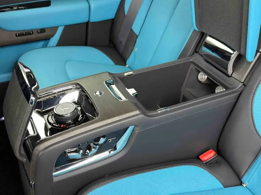 2024 Rolls-Royce Cullinan 6.7T 571HP V12 8AT,autocango,china used car exporter,china ev exporter,chinese used car exporter,chinese used ev exporter