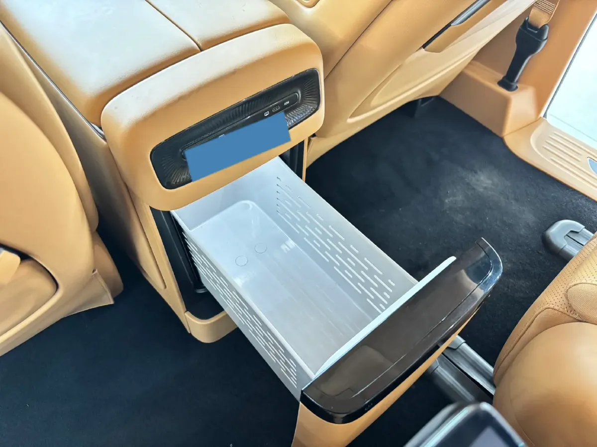 2025 Voyah Dream 1.5T 150HP L4 PHEV 41.7KWH,autocango,china used car exporter,china ev exporter,chinese used car exporter,chinese used ev exporter