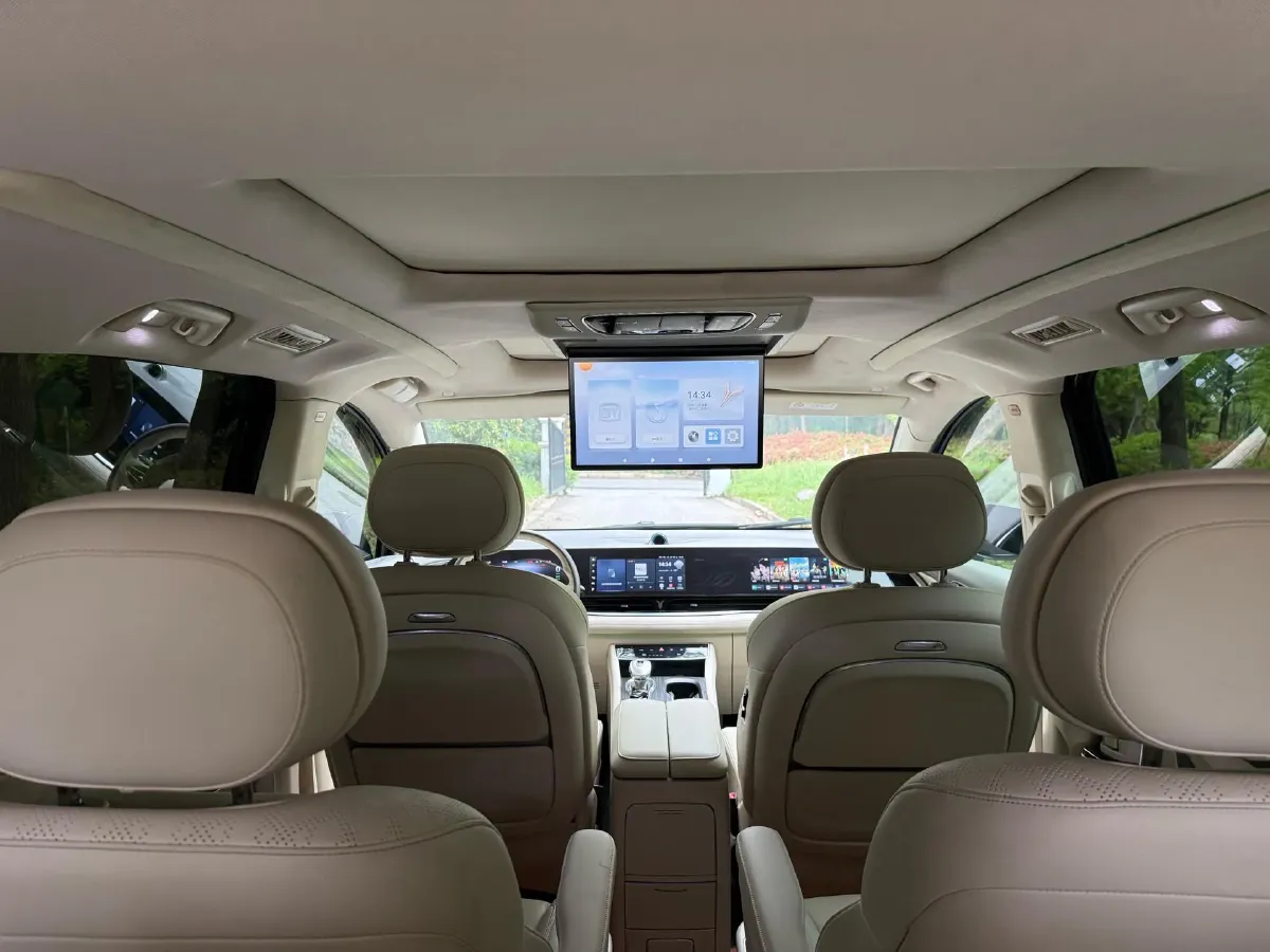 2024 Voyah Dream 1.5T 150HP L4 PHEV 43KWH,autocango,china used car exporter,china ev exporter,chinese used car exporter,chinese used ev exporter