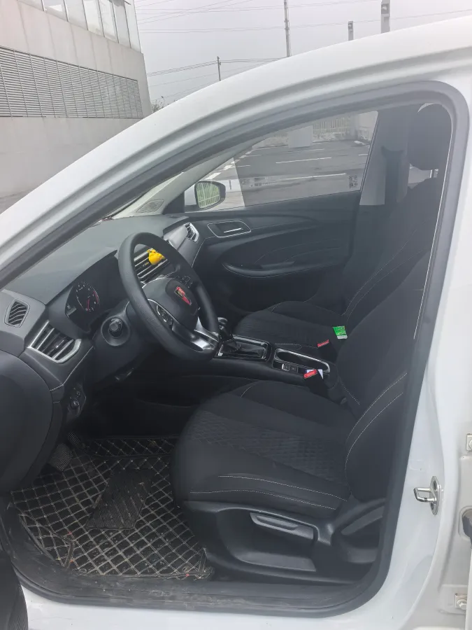 2021 Roewe i5 1.5L 120HP L4 CVT,autocango,china used car exporter,china ev exporter,chinese used car exporter,chinese used ev exporter