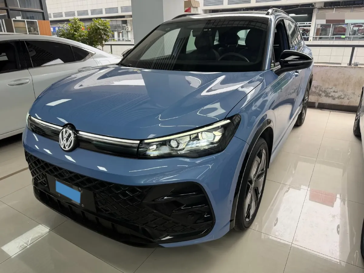 2025 Volkswagen Tiguan L 2.0T 220HP L4 7DCT,autocango,china used car exporter,china ev exporter,chinese used car exporter,chinese used ev exporter