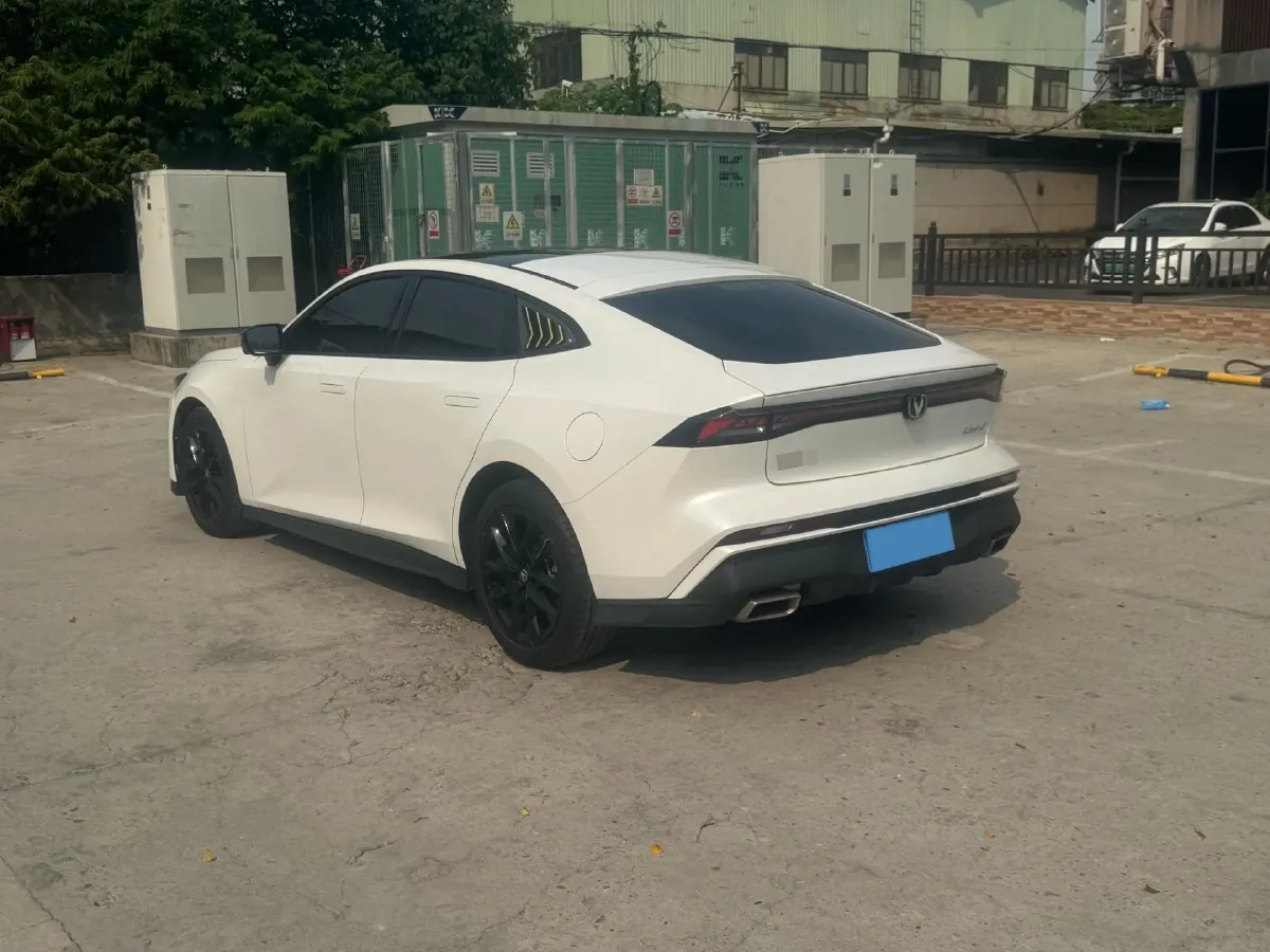 2025 ChangAn UNI-V 1.5T 192HP L4 7DCT,autocango,china used car exporter,china ev exporter,chinese used car exporter,chinese used ev exporter